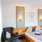 Pensión Lichtenauer Hof 3*
